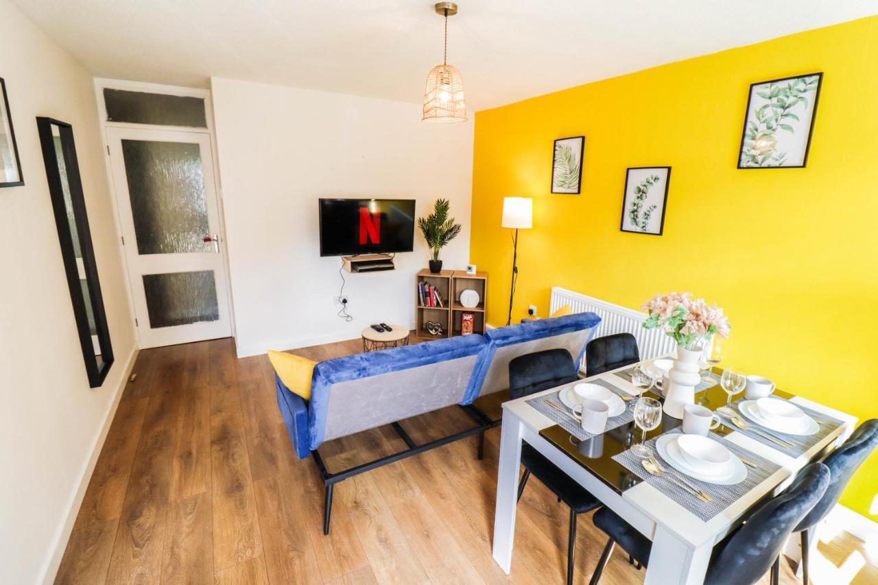 Spacious 1 Bed Flat-Free Parking Hillingdon Eksteriør bilde