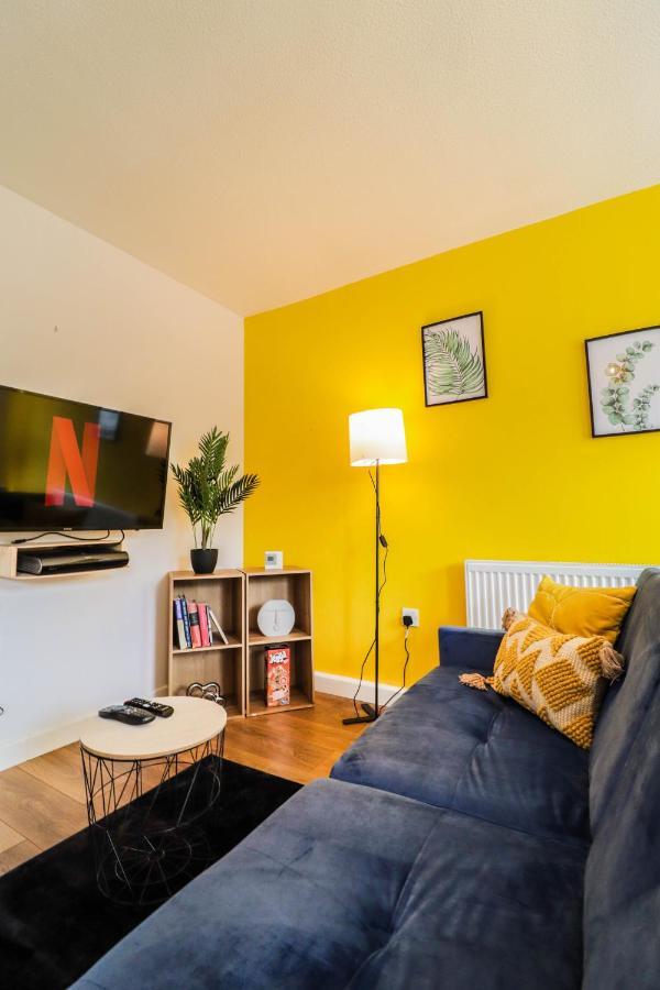 Spacious 1 Bed Flat-Free Parking Hillingdon Eksteriør bilde