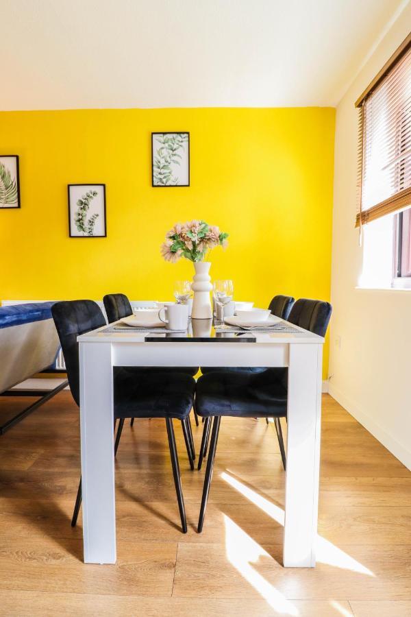 Spacious 1 Bed Flat-Free Parking Hillingdon Eksteriør bilde