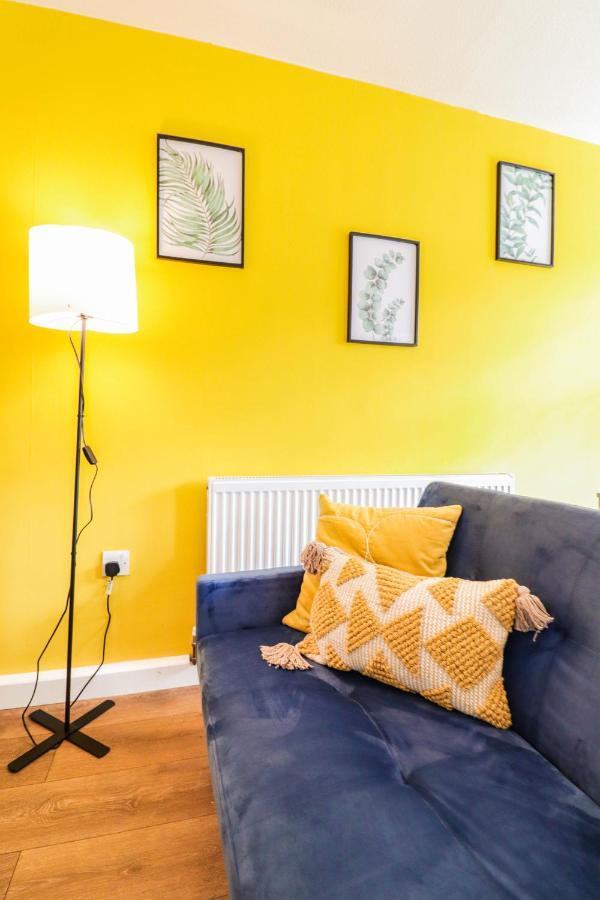 Spacious 1 Bed Flat-Free Parking Hillingdon Eksteriør bilde